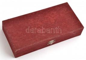 6 db díszes ezüstözött kanál, díszdobozban, h. 18 cm