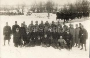 1915 Osztrák-magyar katonák és oktatók kiképző gyakorlaton télen Budapesten / WWI Austro-Hungarian K.u.K. military soldiers and military trainers on field practice during winter in Budapest. photo