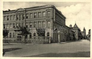 Kassa, Kosice; Hotel Europa a Mlynská ul / Europa szálloda és utcakép, hirdetőoszlop, üzletek / street view, hotel, shops, advertising column