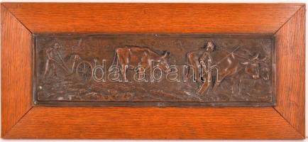 Szántás. Bronz fali relief fa kerettel. Jelzés nélkül. 56x26 cm