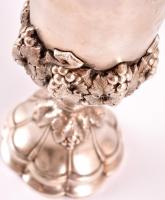 1897 Im hazafias házfelügyelők egyesülete titkárának emlékül. Feliratozott, poncolt ezüst kupa, belü...