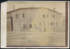 cca 1900-1915 Pola, hangár, fotó, foltos, széle szakadt, 9×12,5 cm
