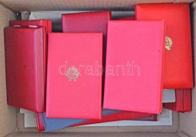 Vegyes 10db-os, a "Haza Szolgálatáért" kitüntetés tétel, adományozói okiratokkal, a kitünt...