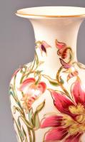 Zsolnay virágmintás váza, kézzel festett, jelzett, hibátlan, m: 26,5 cm