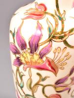 Zsolnay virágmintás váza, kézzel festett, jelzett, hibátlan, m: 26,5 cm