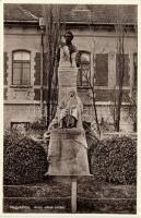 Nagykörös Arany szobor