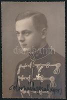 cca 1930 Katonatiszt társasági ruhában kitünettéssel, aláírt fotó