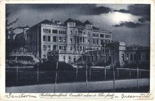 Balatonfüred, Erzsébet udvar és Tibor fürdő este (EK)