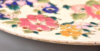 cca 1900 Fischer Ignác falitál, kézzel festett, aranyozott porcelánfajansz, festés több helyen lekop...