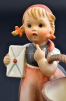 Goebel/Hummel postás lány, kézzel festett kerámia, jelzett, apró kopás nyomokkal, m:13,5 cm