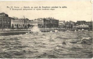 Kerch, Kertch; Au quai de Bosphore pendant la rafale / at the Quay of Bosphorus (EK)