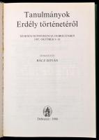 Erdély történetével foglalkozó könyvek, 2 db:

Erdély rövid története. Szerk.: Köpeczi Béla. Bp., ...