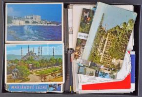 Egy doboznyi MODERN városképes lap és üdvözlőlap vegyesen / One box of MODERN town-view postcards and greeting cards mixed