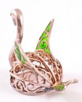 Ezüst(Ag) hattyú figura, jelzett, 3,5×4 cm, bruttó: 16,6 g