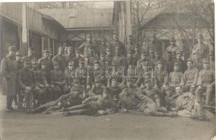 Osztrák-magyar katonák csoportképe / WWI Austro-Hungarian K.u.K. military, soldiers group photo (EK)