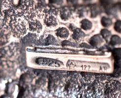 Ezüst(Ag) szörföző női figura, jelzett, m: 6 cm, nettó: 31,6 g