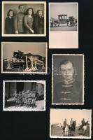 cca 1939-1945 Vegyes katonai fotó tétel: életképek, család körében, csoportképek, stb., egy részük h...