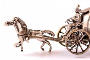 Ezüst(Ag) miniatűr hintó, jelzett,9,5×4,5 cm, nettó: 47,5 g