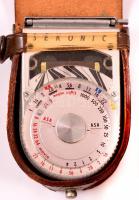 Vegyes régi fényképező kellék tétetel, összesen 8 db, fa dobozban, köztük: BEWI optikai megvilágítás...