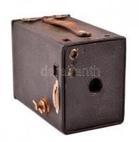 cca 1916 Kodak Eastman Brownie No.2 Model E box fényképezőgép, kissé kopottas állapotban / Vintage Kodak box camera, in slightly worn condition