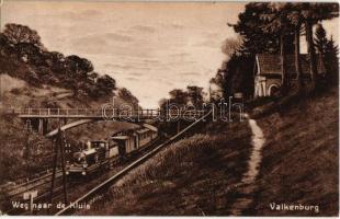 4 db régi külföldi városképes lap, rajta villamos, gőzmozdony / 4 pre-1945 European town-view postca...