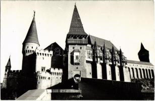 30 db MODERN erdélyi városképes lap az 1950-es évekből / 30 MODERN Transylvanian town-view postcards from the 50s