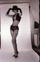 cca 1974 Műtermi álmok, vágyak és remények, szolidan erotikus felvételek, 7 db vintage negatív + 2 d...