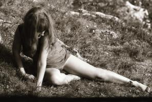 cca 1983 Szabadban szabadon, szolidan erotikus felvételek, 13 db vintage negatív + 1 db mai nagyítás...