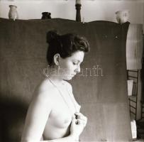 cca 1984 Csupasz esztétika, szolidan erotikus felvételek, 9 db vintage negatív + 1 db mai nagyítás (...