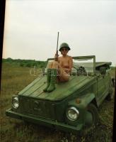 cca 1985 Ruha nélküli kalandok, szolidan erotikus felvételek, 7 db vintage negatív + 1 db mai nagyít...