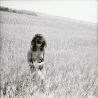 1986 Tés, szolidan erotikus felvételek a szélmalomnál, 11 db vintage negatív Menesdorfer Lajos (1941...