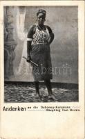 Dahomey, Andenken an die Dahomey-Karawane, Häuptling Tom Brown / Benin folklore, woman in traditional costume