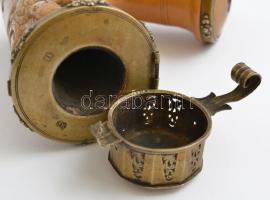 Végvári magyar vitézeket ábrázoló, nagyméretű,  faragott tajtékpipa, ezüst szerelékkel (mesterjegy: ...