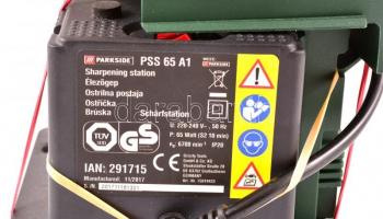 220V-os univerzális köszörű, újszerű állapotban, 2 db fém csiszolóval