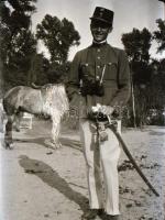 cca 1920 Katonai felvételek, ismeretlen család hagyatékából, 13 db vintage negatív, 4,5x6,5 cm