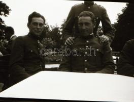 cca 1920 Katonai felvételek, ismeretlen család hagyatékából, 13 db vintage negatív, 4,5x6,5 cm