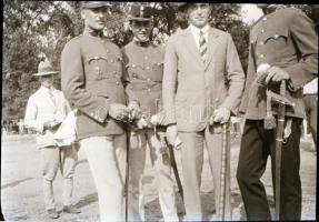 cca 1920 Katonai felvételek, ismeretlen család hagyatékából, 13 db vintage negatív, 4,5x6,5 cm