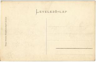 Budapest XVI. Mátyásföld, Állami elemi iskola, tanulók csoportképe a tanárral. Varga Sándor kiadása