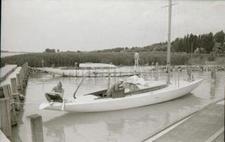 1961 Balatonfüred, Tiszavölgyi József (1909-?) budapesti fotóriporter hagyatékából 77 db vintage neg...
