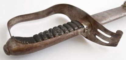 Magyar tiszti díszkard, kardbojttal, magyar címeres beütéssel a pengén. 99 cm