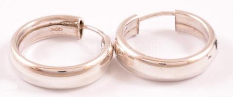 Ezüst(Ag) karika fülbevalópár, jelzett, d: 1,7 cm, nettó: 3,9 g