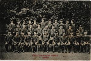 Ózd, Olvasó egyleti dalárda 1909-ben, férfi kórus tagjainak csoportképe darutollas kalapban. Lukács Béla fényképész felvétele