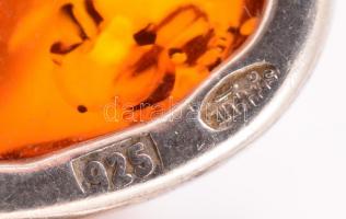 Ezüst(Ag) nyaklánc borostyán díszítéssel jelzett, h: 40 cm, bruttó: 4,7 g