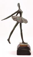 Jelzés nélkül: Táncoslány. Bronz szobor. Fa talapzaton. 35 cm
