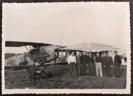 cca 1938 A Horthy Miklós Nemzeti Repülő Alap Debreceni Repülő Club fotóalbuma, 34 db fotóval, 8,5×11...
