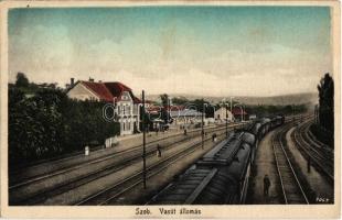 Szob, vasútállomás vonattal