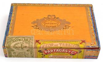 Flor de Tabacos de Partagas Habana fa szivaros doboz, 21x14,5x4 cm