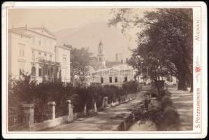cca 1890 Merano (Meran, Dél-Tirol), Gizella sétány, keményhátú fotó S. Pötzelberger műterméből, szép állapotban, 11×16,5 cm / Merano ( South Tyrol), vintage photo