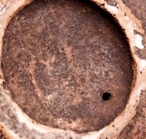 Gorka Lívia (1925-2011): Hasadó gömb forma párban. Magas hőfokon égetett, színesen festett samottos ...