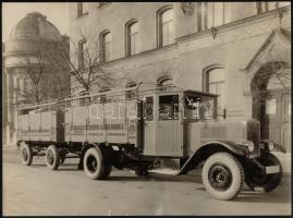 cca 1930 Rába buszok és teherautók eredeti termékfotói. Glück Frigyes pecséttel jelzett fotói. Nagym...